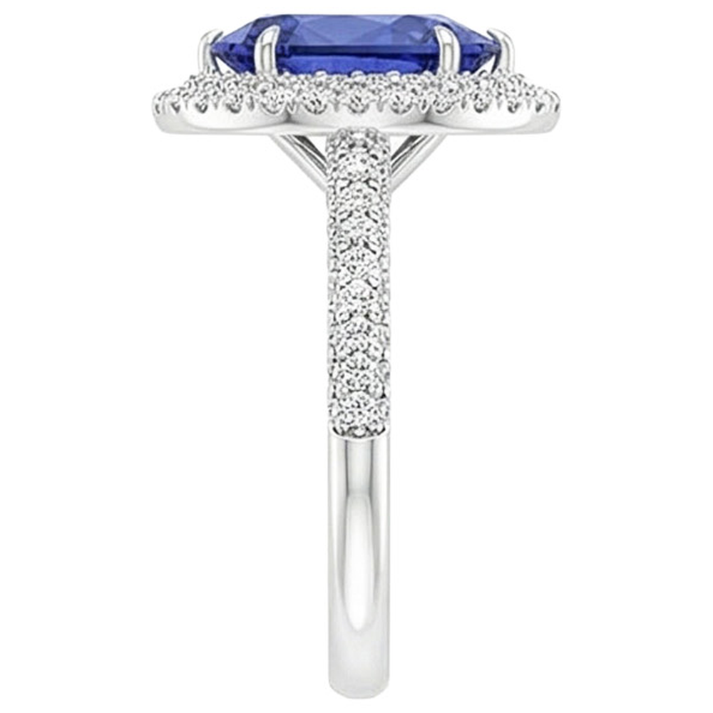 natural round sapphire 5.50ct ring on white background