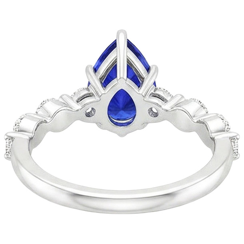 natural round sapphire 4ct ring close up detail
