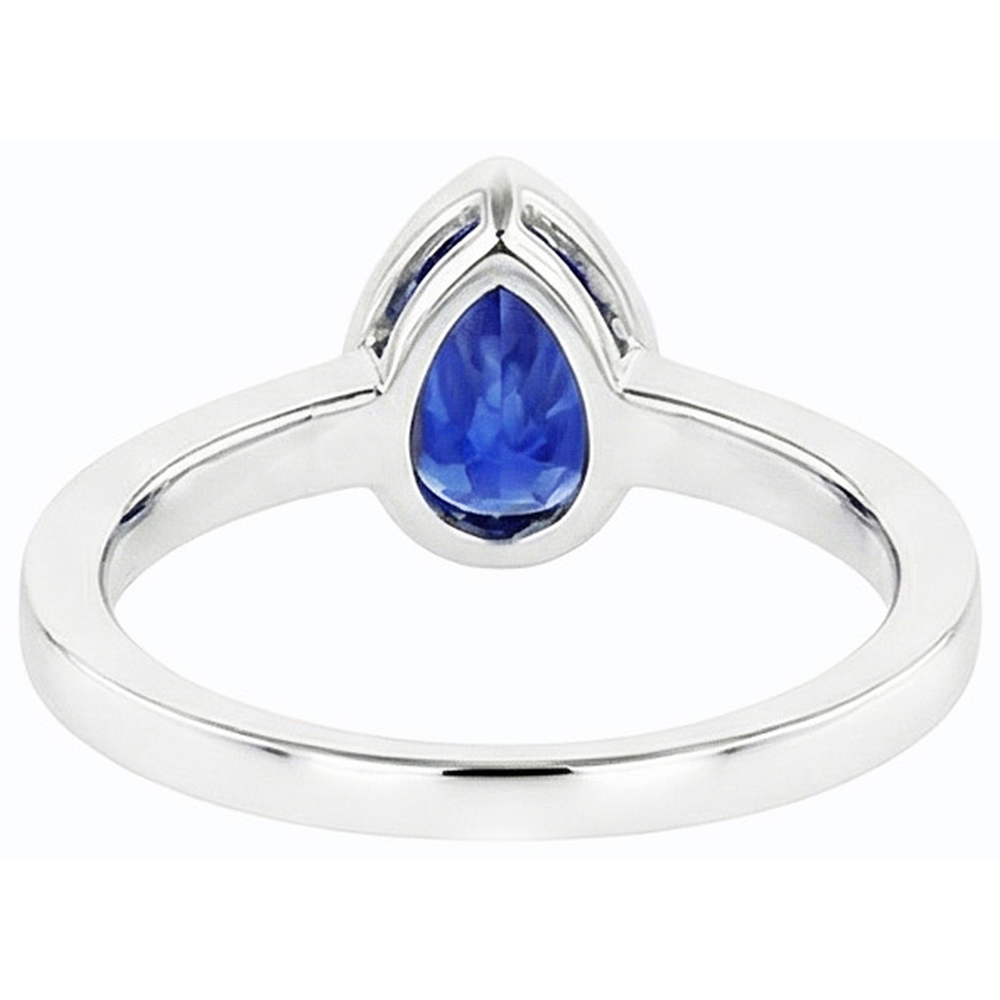 natural round sapphire 3ct watch close up detail
