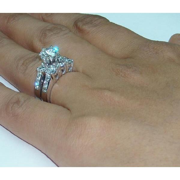 Genuine 2.70 Carats Round Engagement Ring Heart Set White Gold