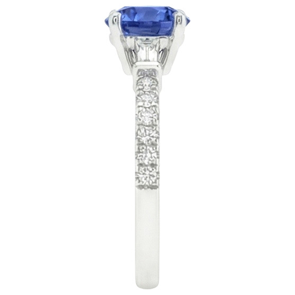 natural round sapphire 3ct ring top view