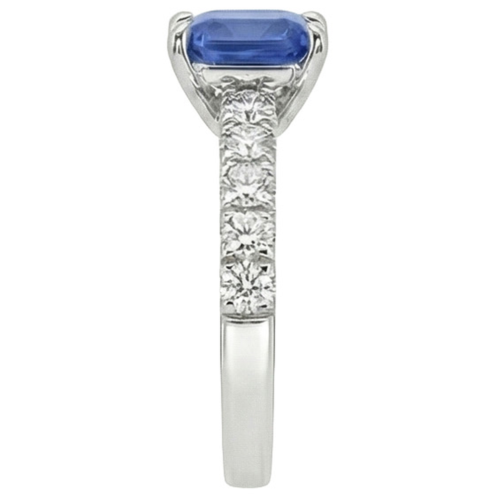 natural round sapphire 2.75ct ring top view