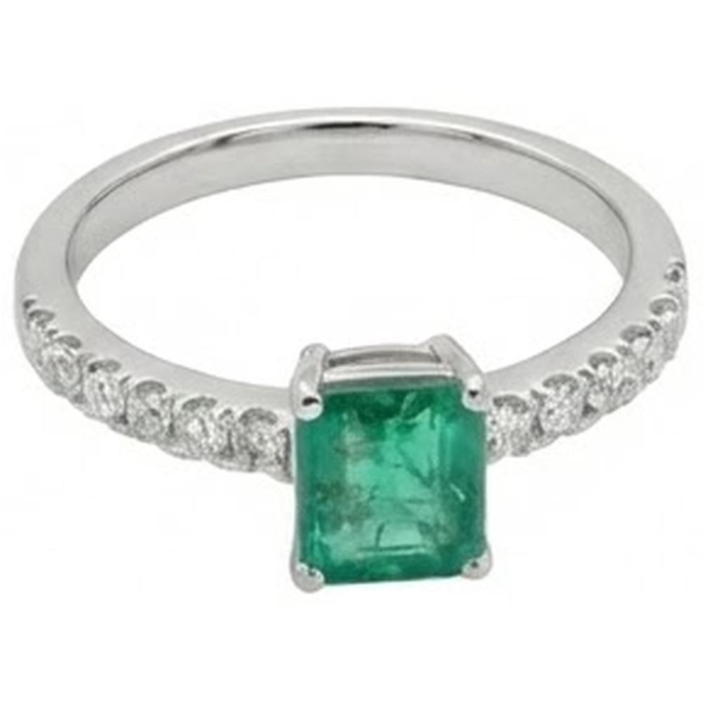 natural round emerald 2.80ct ring close up detail