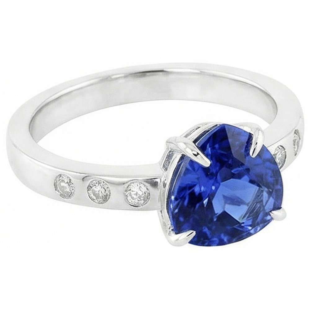 natural round sapphire 2ct ring close up detail