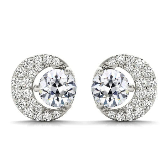 Old Mine Cut Brilliant Diamond ring in 14 Karat White Gold – main view