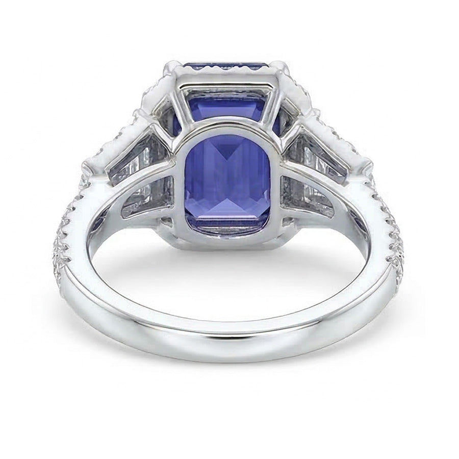 natural emerald sapphire 4.50ct ring on white background