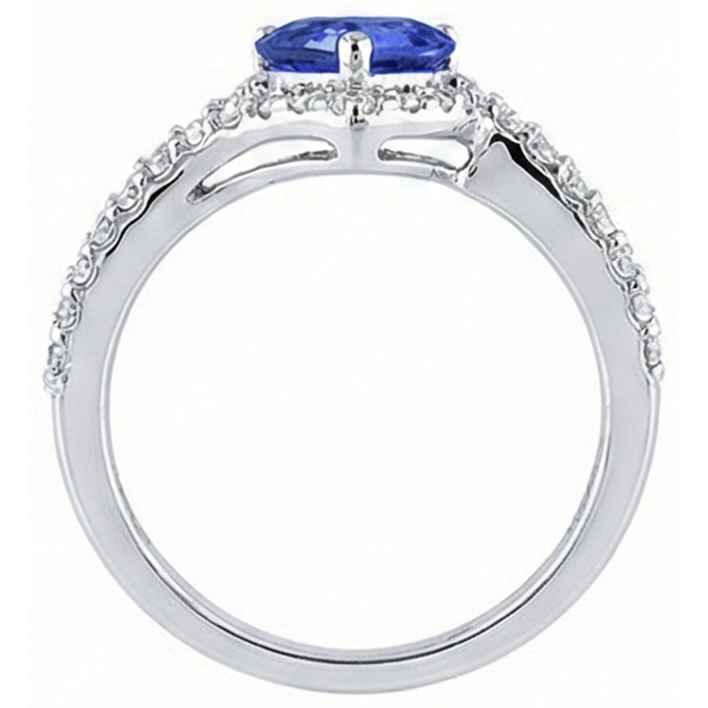 natural round sapphire 4ct ring close up detail