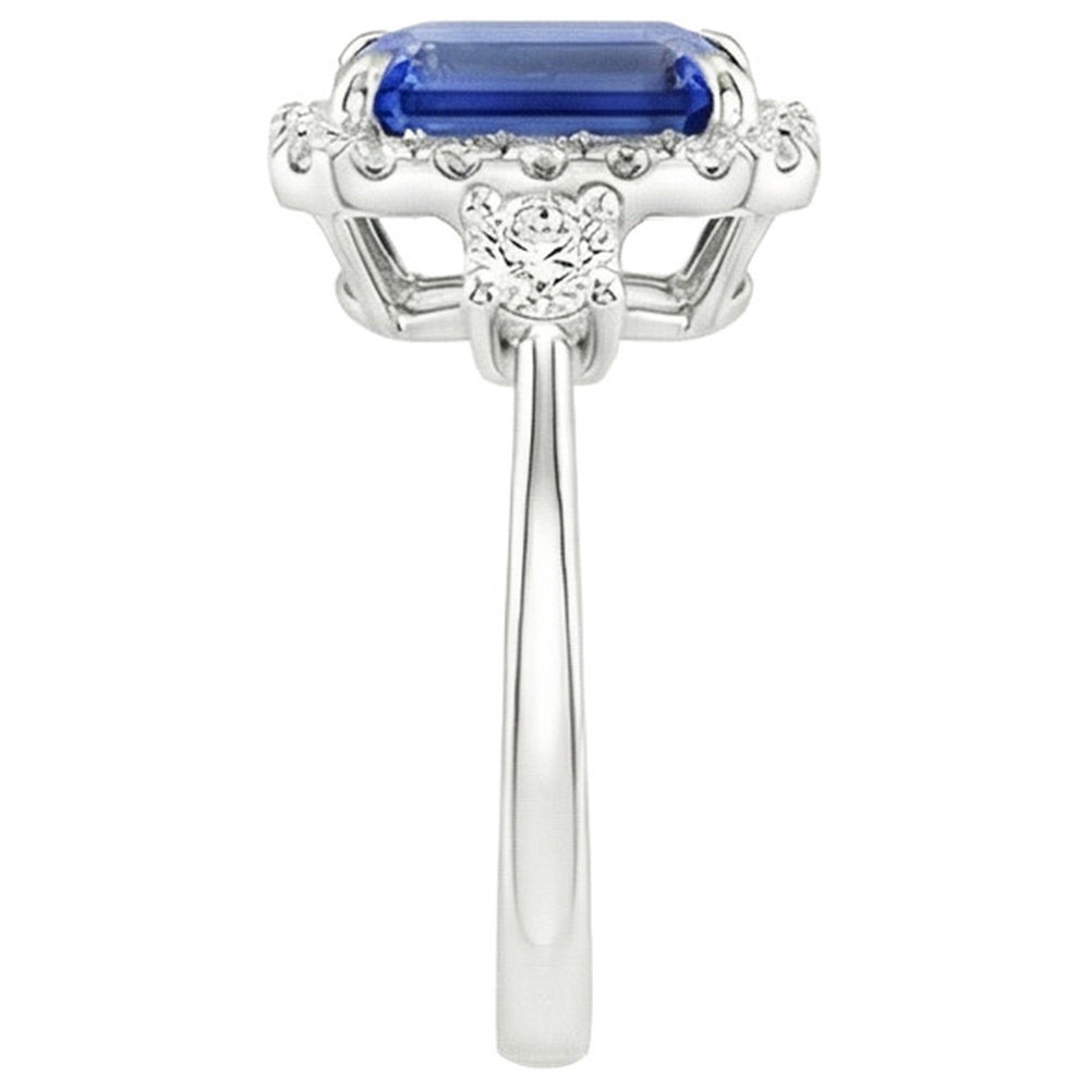 natural emerald sapphire 4.50ct ring on white background