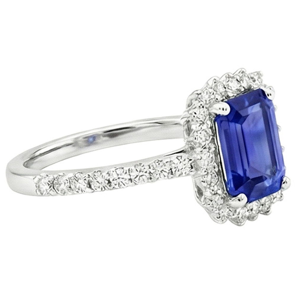 natural emerald sapphire 4.50ct ring on white background