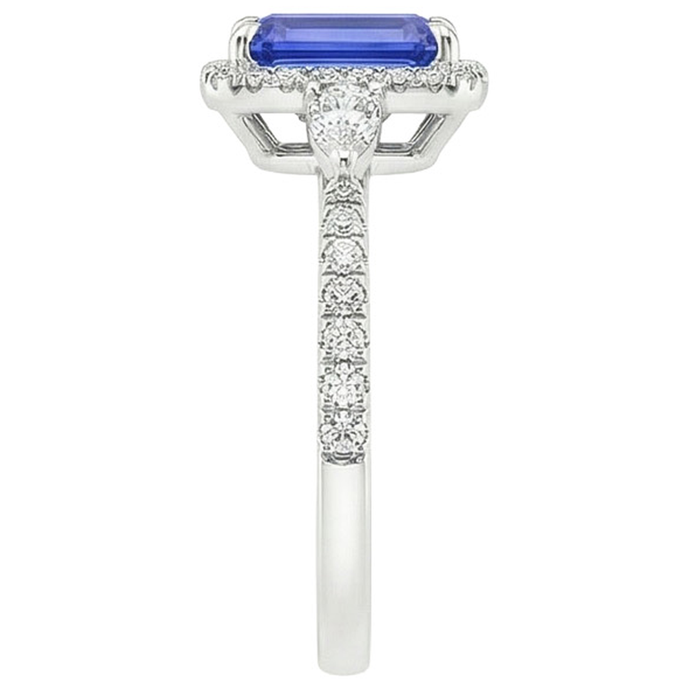 natural emerald sapphire 4.25ct ring on white background