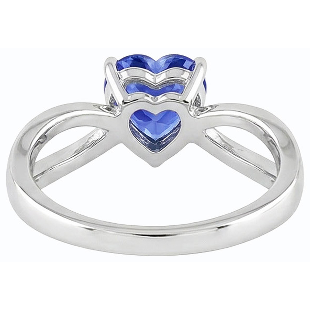 natural round sapphire 3.50ct ring on white background
