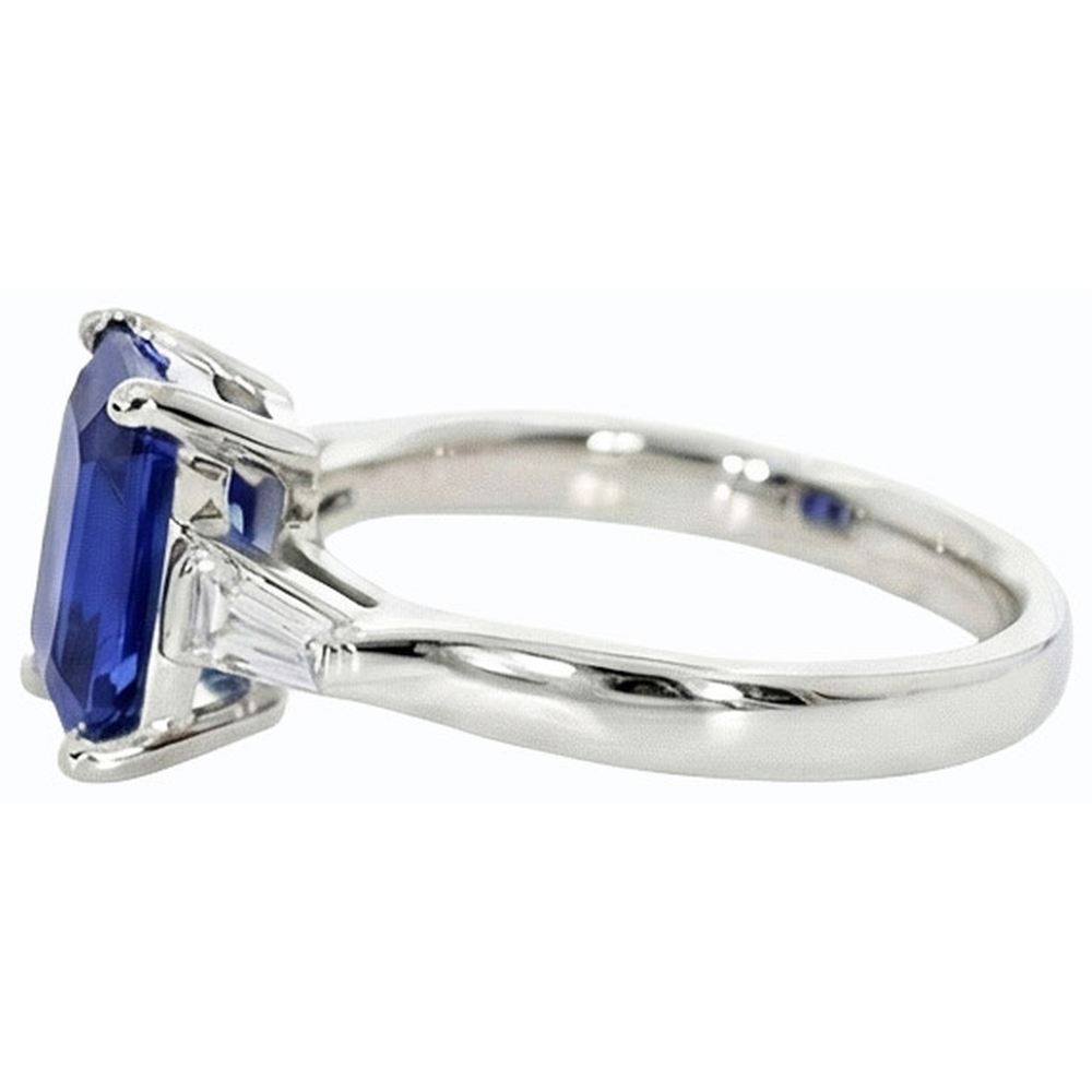 natural emerald sapphire 3ct ring profile view