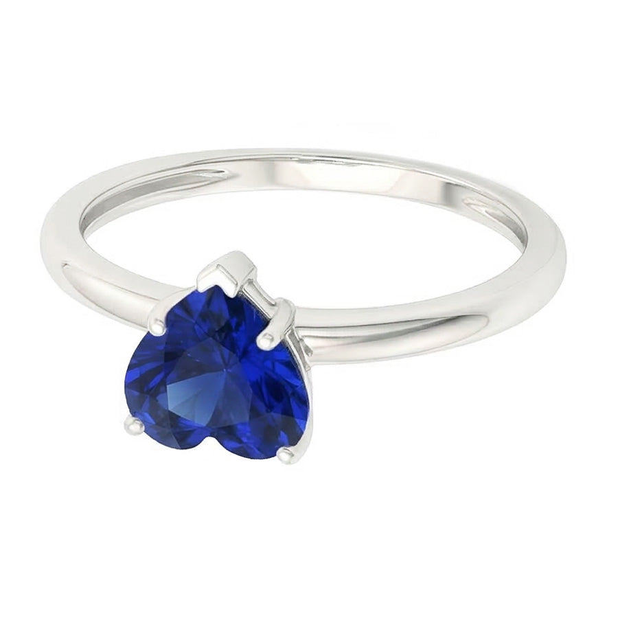 natural heart sapphire 2ct ring close up detail