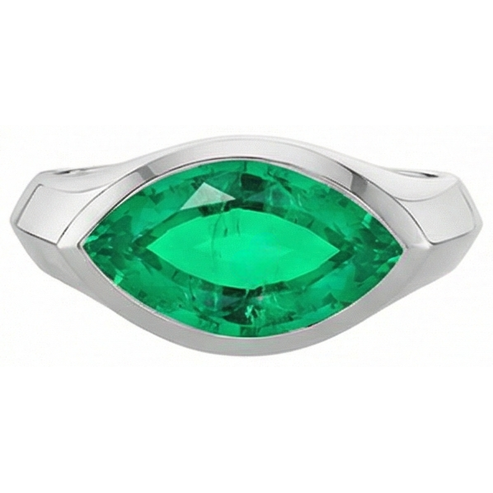 Gemstone Ring 14 Karat White Gold with Colombian Emerald – angle view