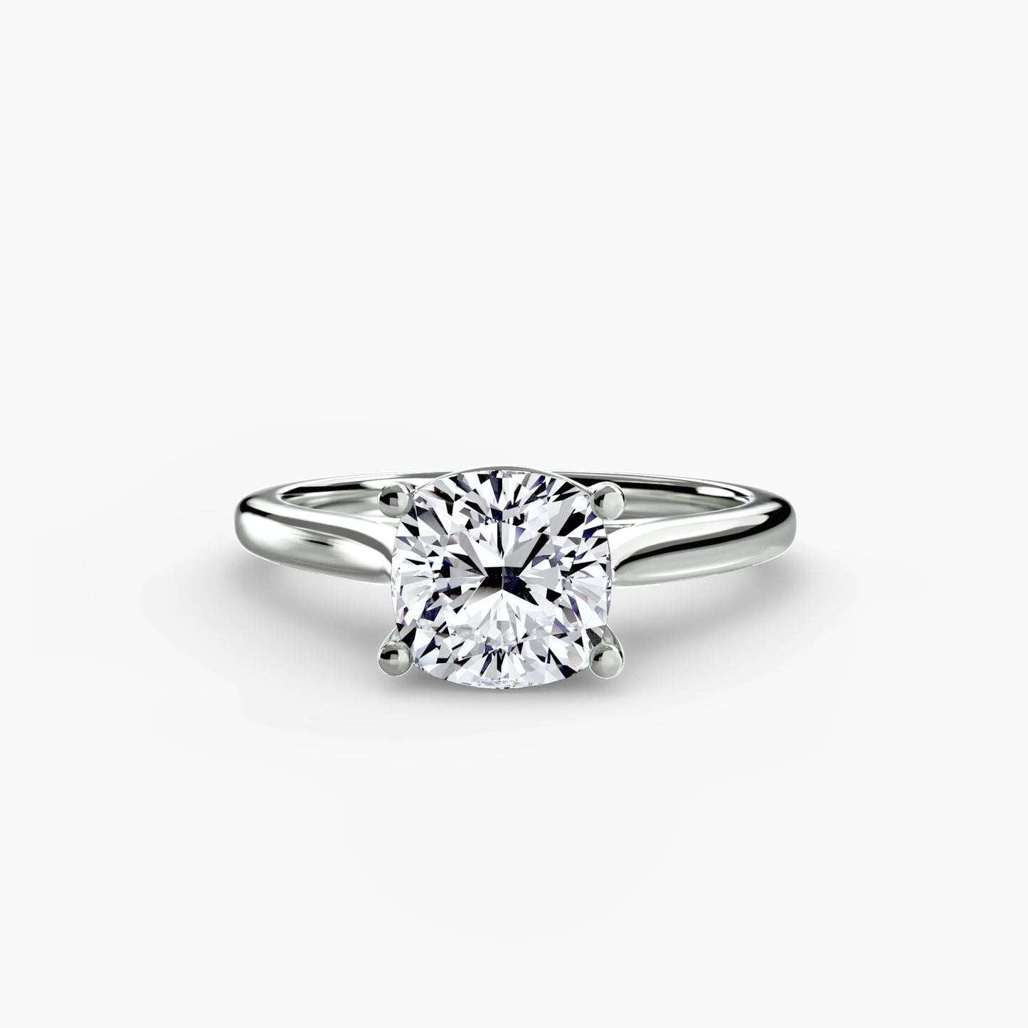 Diamond ring in Gold – angle view