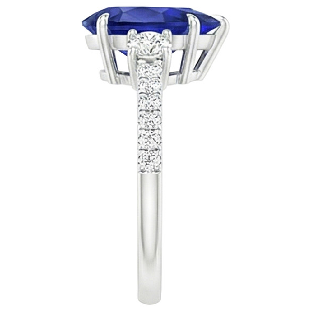 natural round sapphire 5.50ct ring on white background