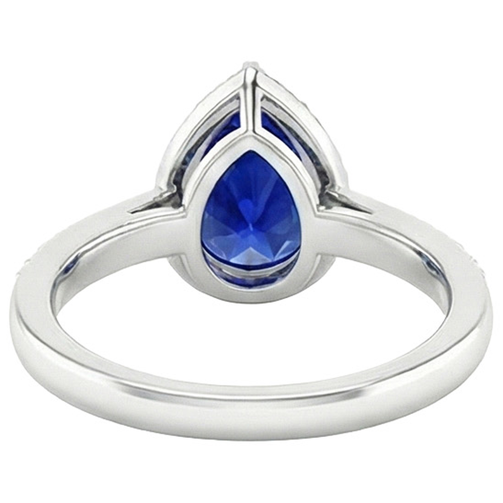 natural round sapphire 3.75ct ring close up detail