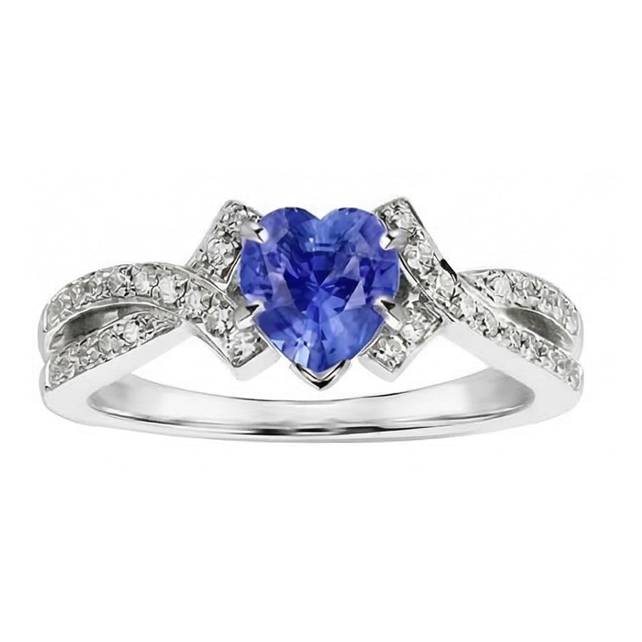 natural round sapphire 2.50ct ring close up detail