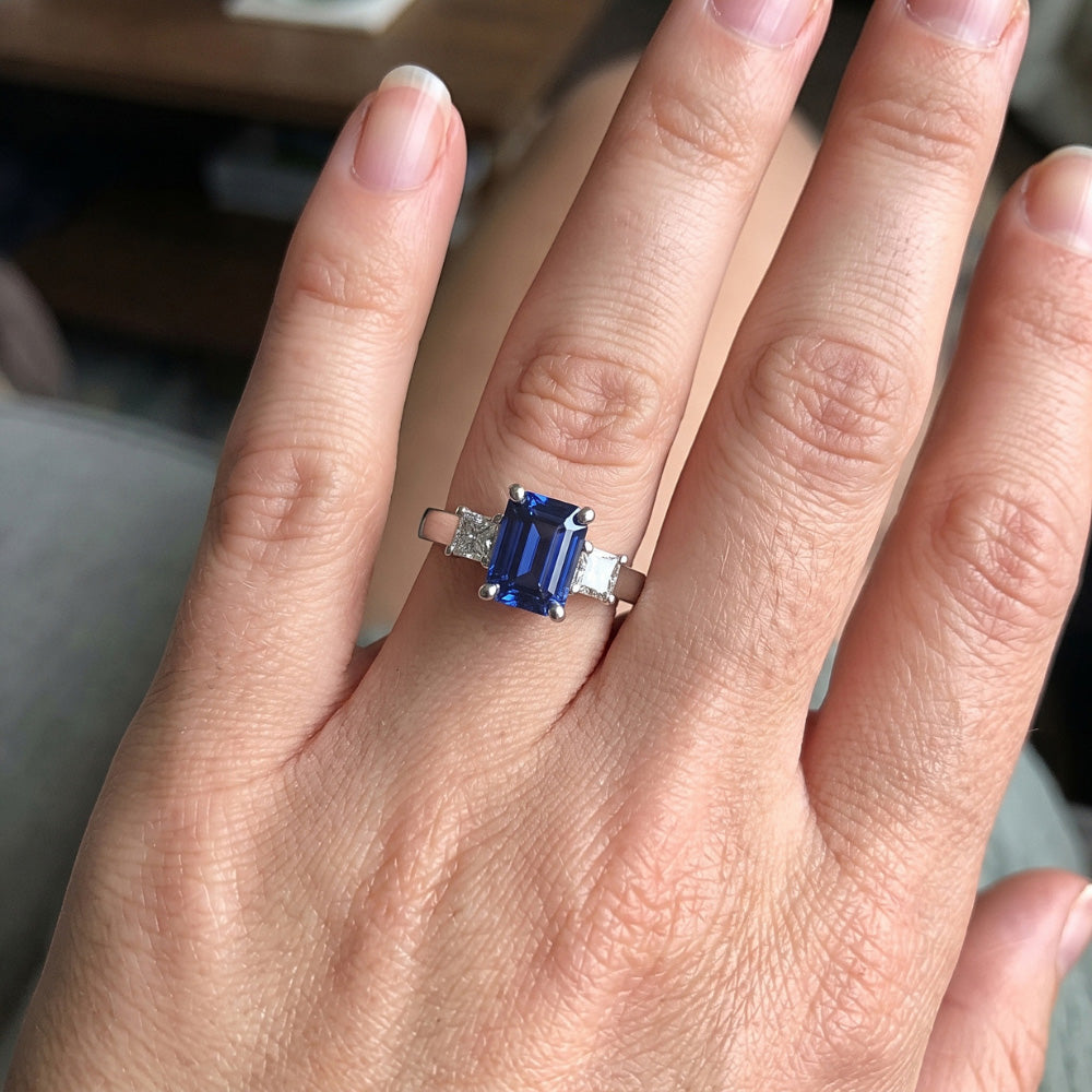 Natural Sapphire Ring 2.50ct - White Gold 14K