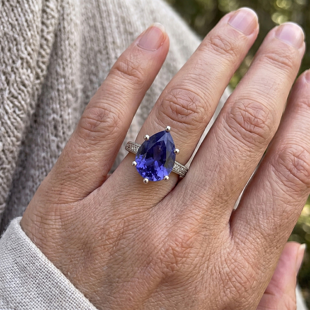 Natural Sapphire Ring 4.25ct - White Gold 14K
