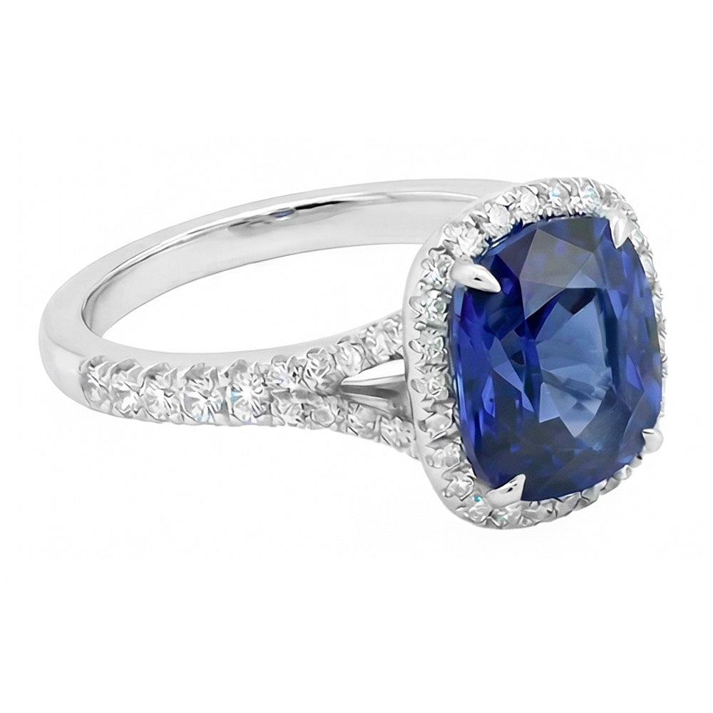 natural round sapphire 4ct ring close up detail