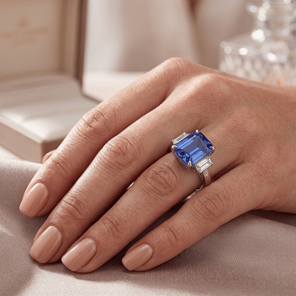 Natural Sapphire Ring 4ct - White Gold 14K