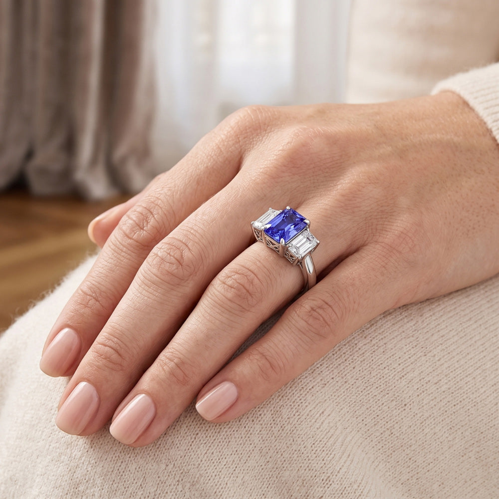 Natural Sapphire Ring 4ct - White Gold 14K