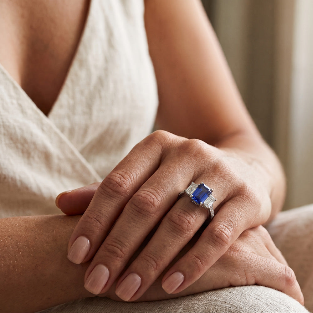 Natural Sapphire Ring 4ct - White Gold 14K