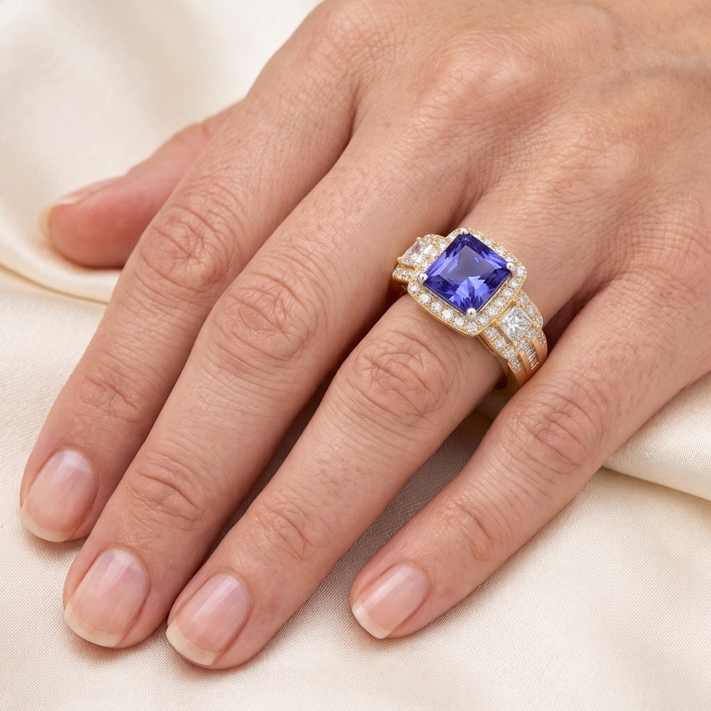 Natural Sapphire Ring 5ct - Two Tone 14K Gold