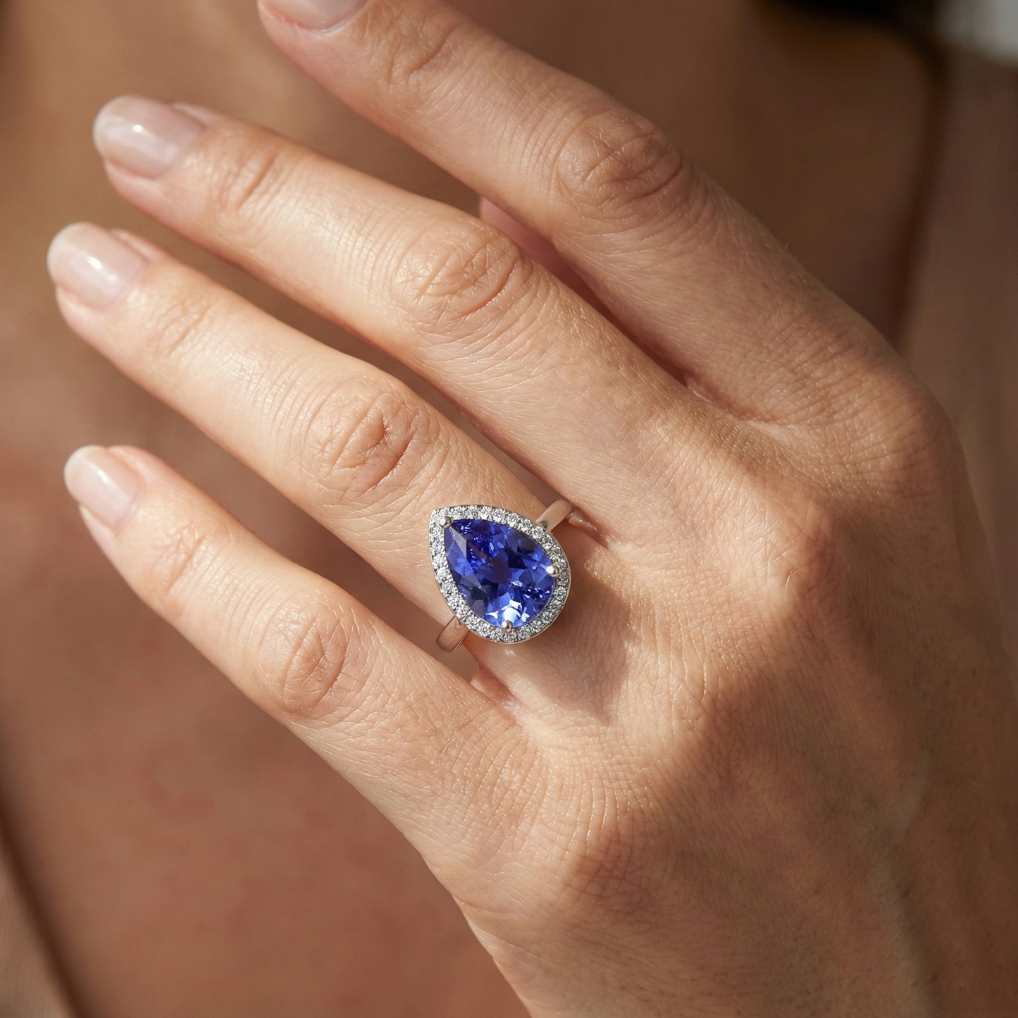 natural round sapphire 4ct ring with diamond accents