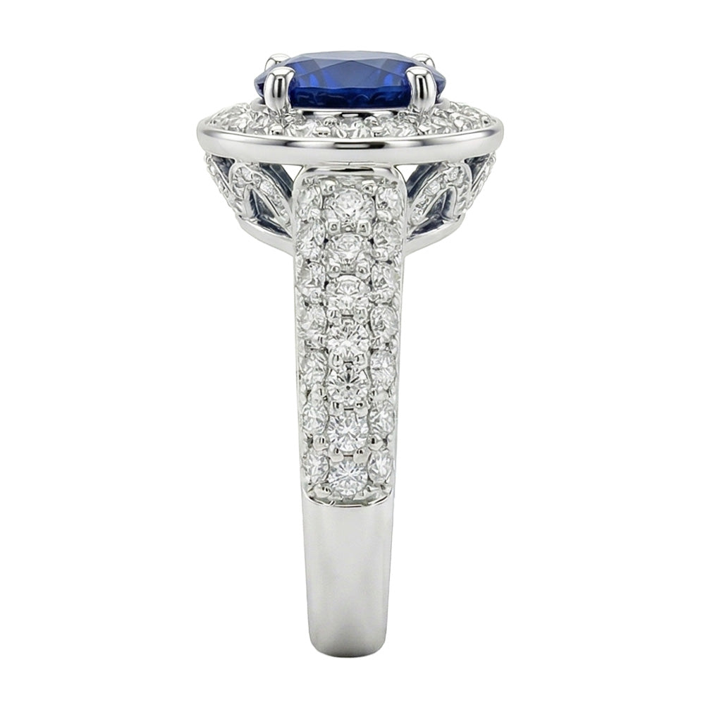 natural round sapphire 4ct ring close up detail