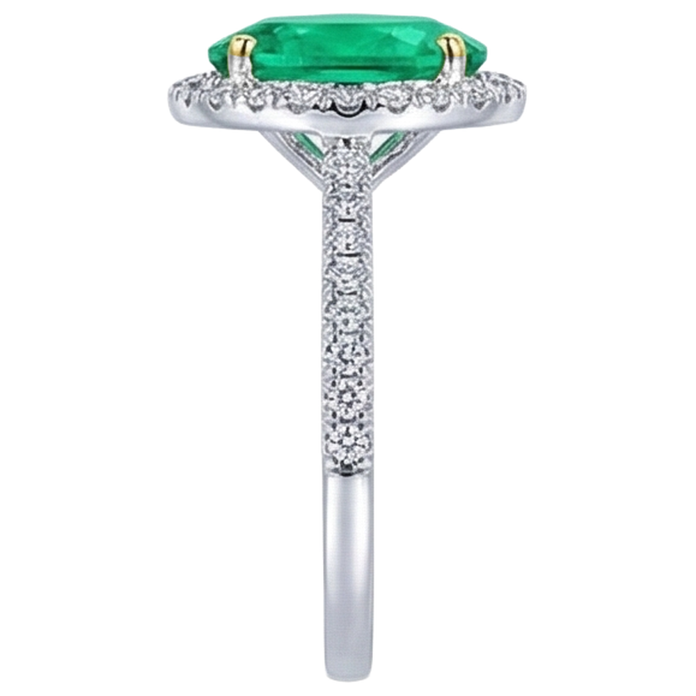 Earth-Mined Fine Emerald Gemstone Ring 3.50 ct 14 Karat Two Tone Gold – top view