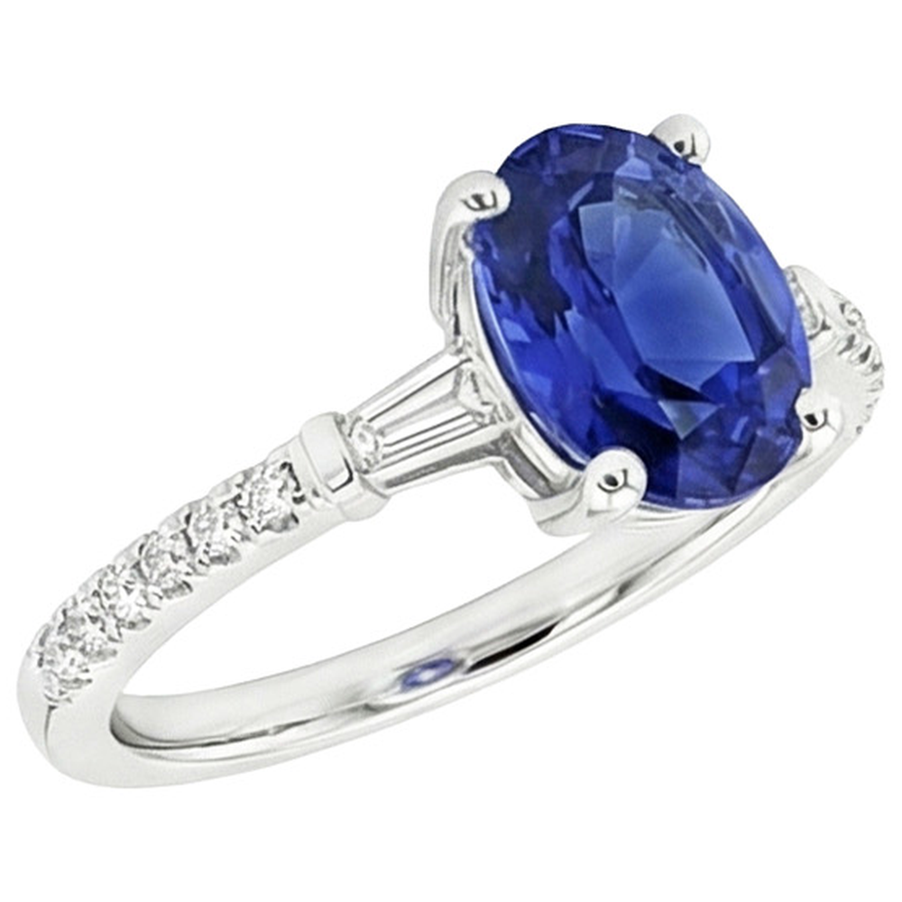natural round sapphire 3ct ring close up detail