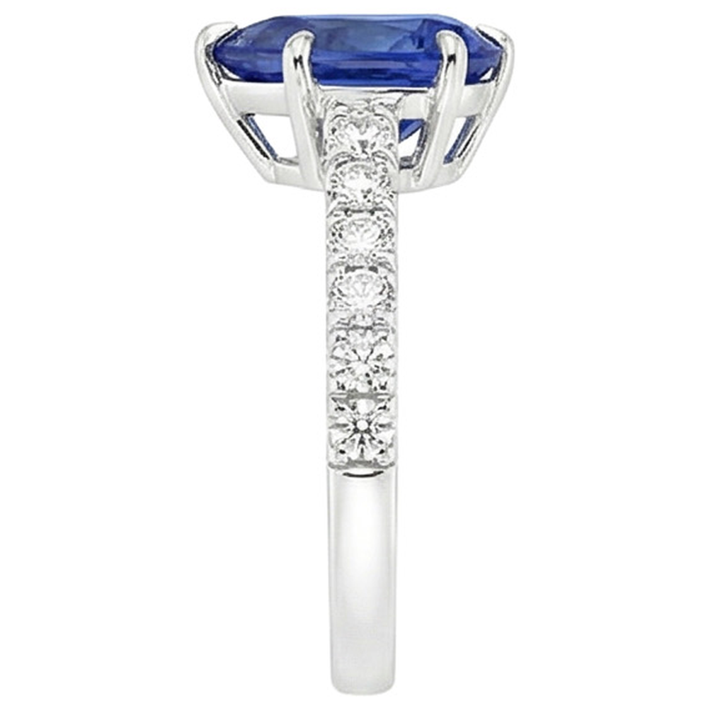 natural round sapphire 5.50ct ring on white background