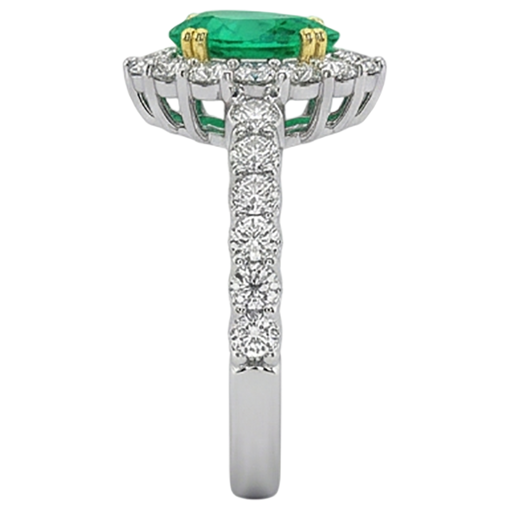Genuine Colombian Emerald Precious Stone Ring – top view