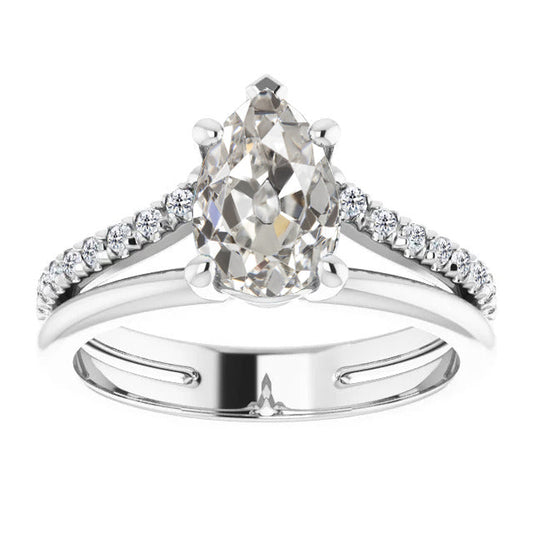Shimmering Fine Diamond Solitaire with Side Stones 2 ct – main view