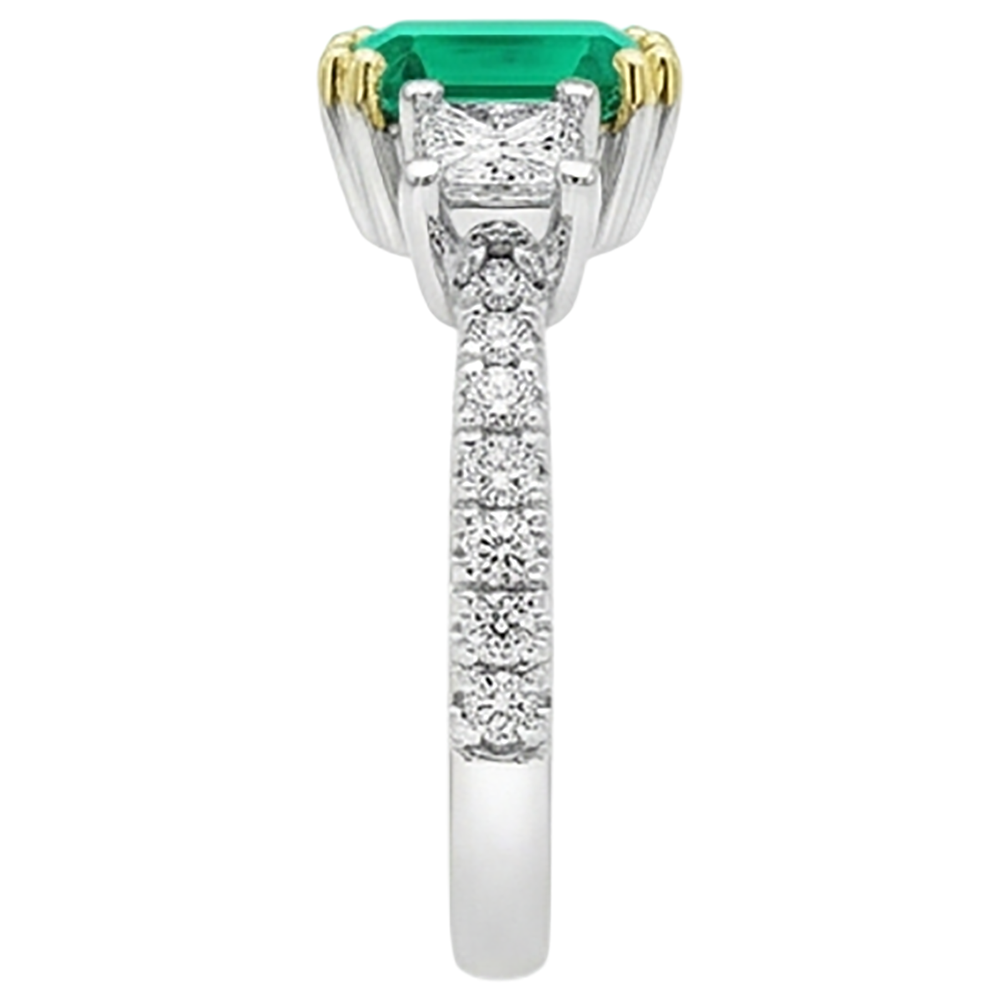 Authentic Fine Emerald Gemstone Ring 2 ct 14 Karat Two Tone Gold – top view