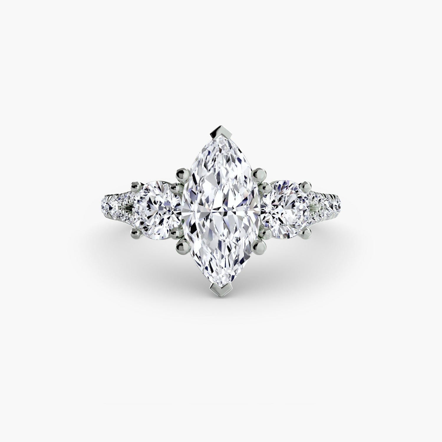 Round Brilliant Fine Diamond ring in Gold – main view