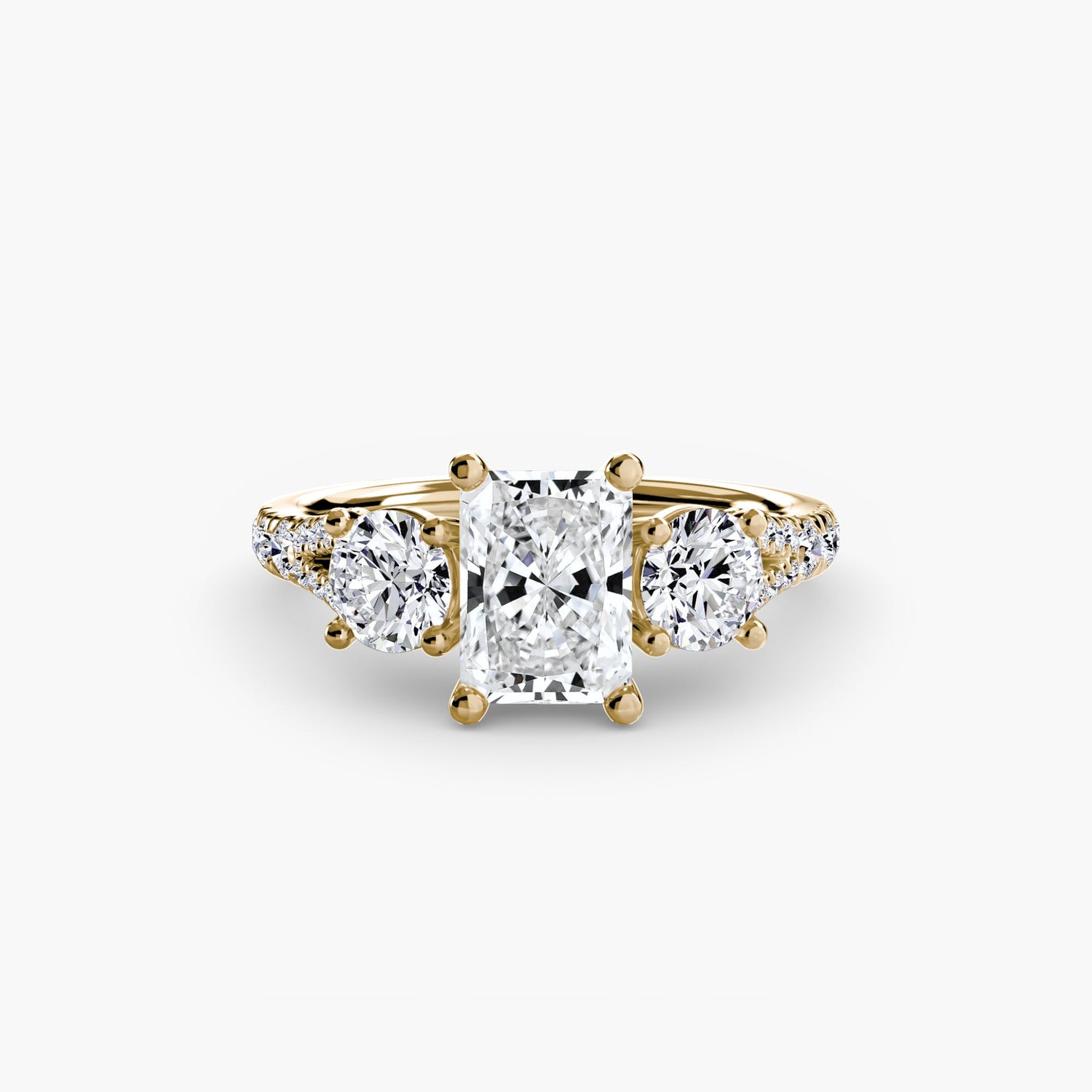 Round Brilliant Fine Diamond ring in Gold – alternate view