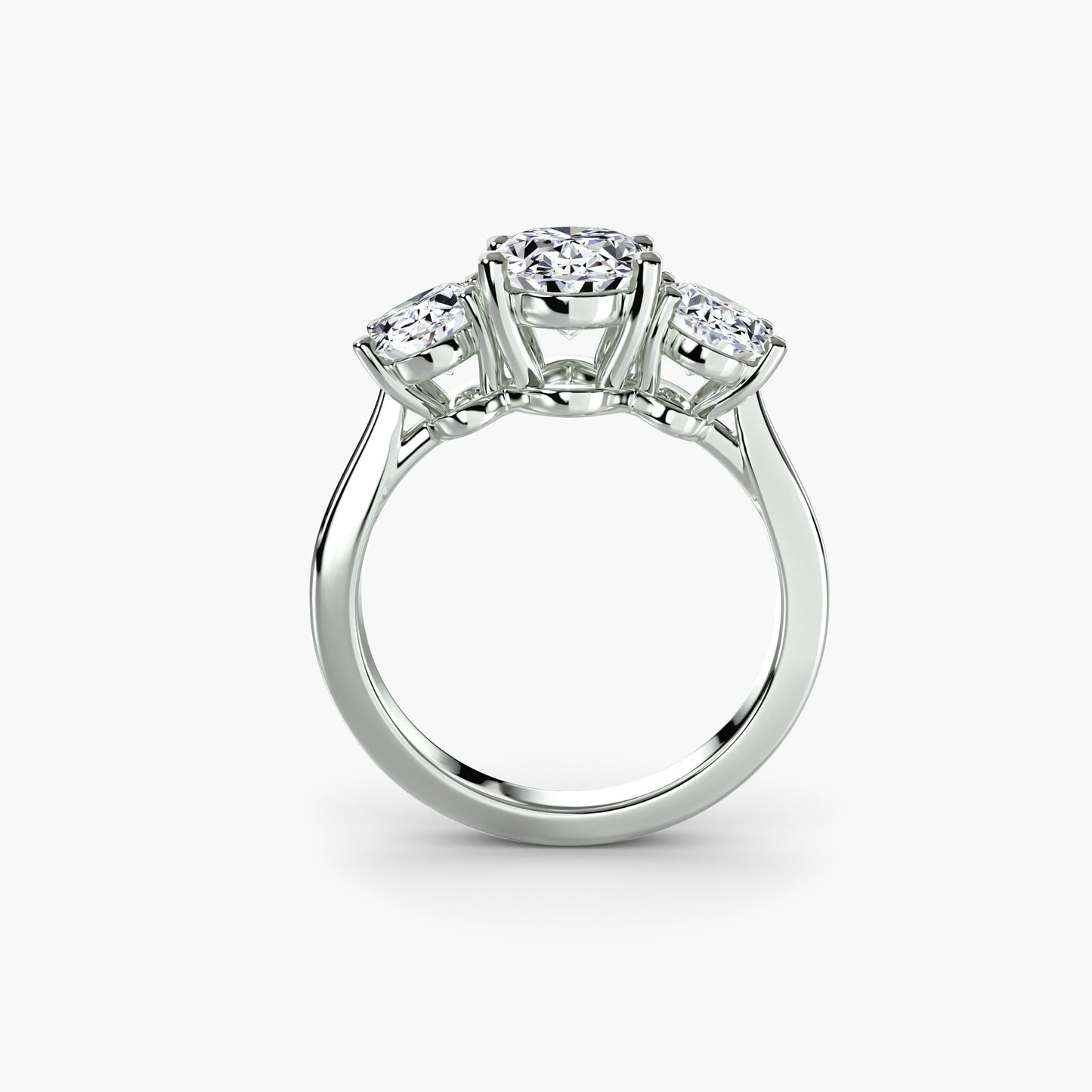 Round Cut Gemstone ring in Gold – front view