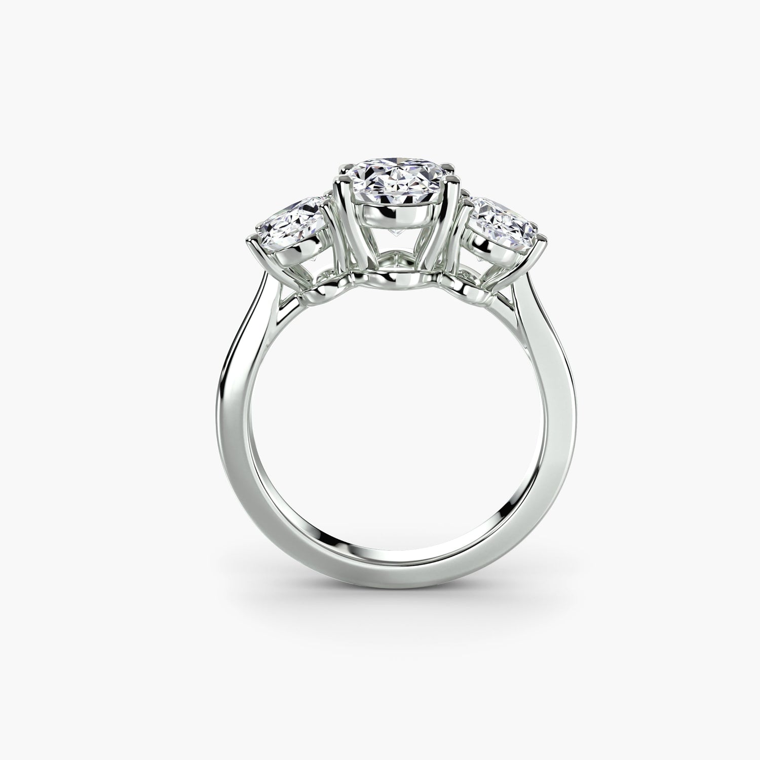 Round Cut Gemstone ring in Gold – front view