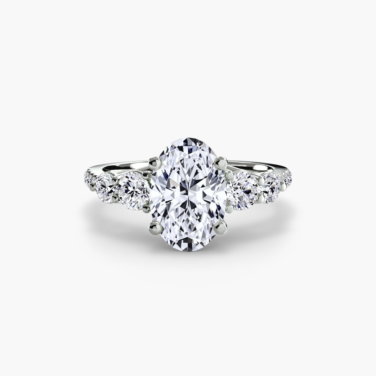 Round Cut Brilliant Diamond ring in Gold – profile view