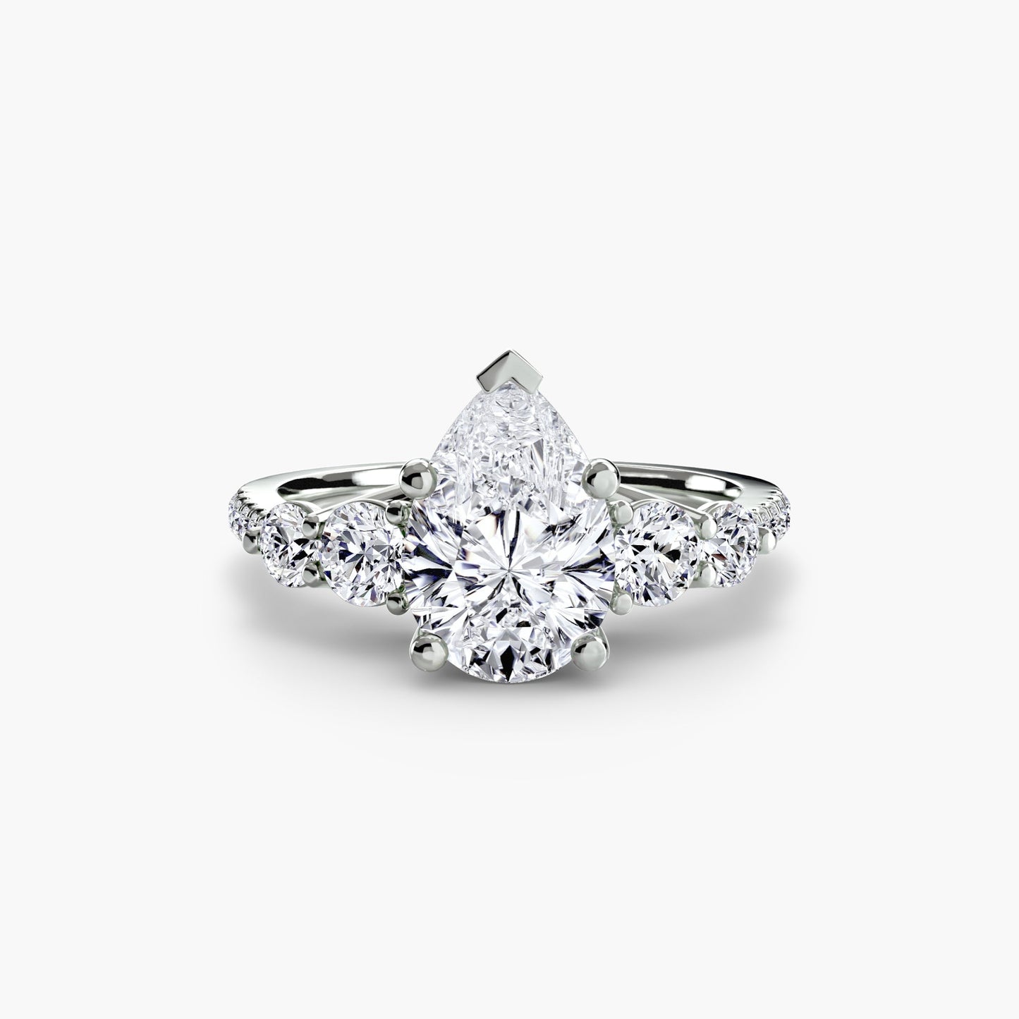 Round Cut Brilliant Diamond ring in Gold – top view