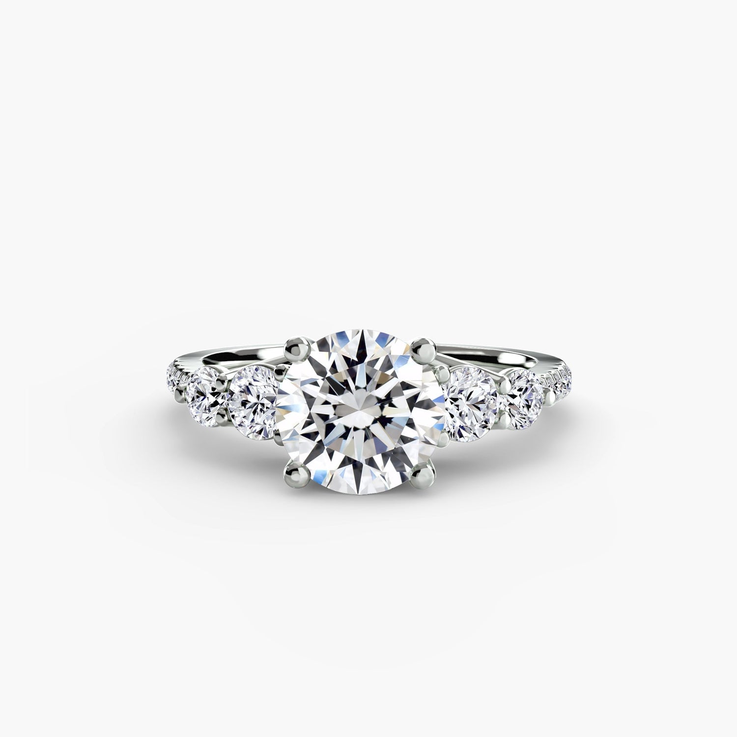 Round Cut Brilliant Diamond ring in Gold – main view