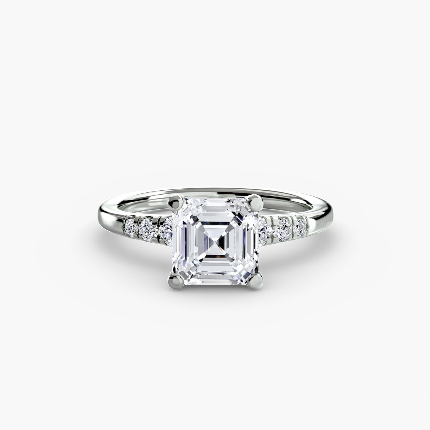 Round Cut Precious Stone ring in Gold – close-up