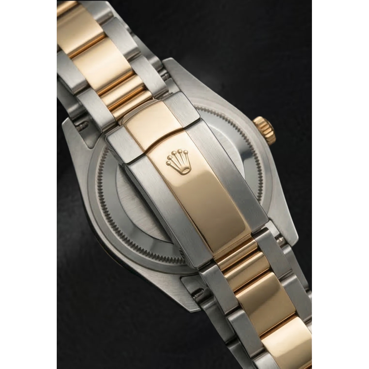 natural pearl 0.20ct watch band detail