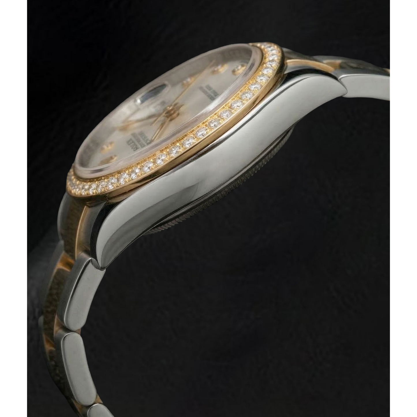 natural pearl 0.20ct watch top view