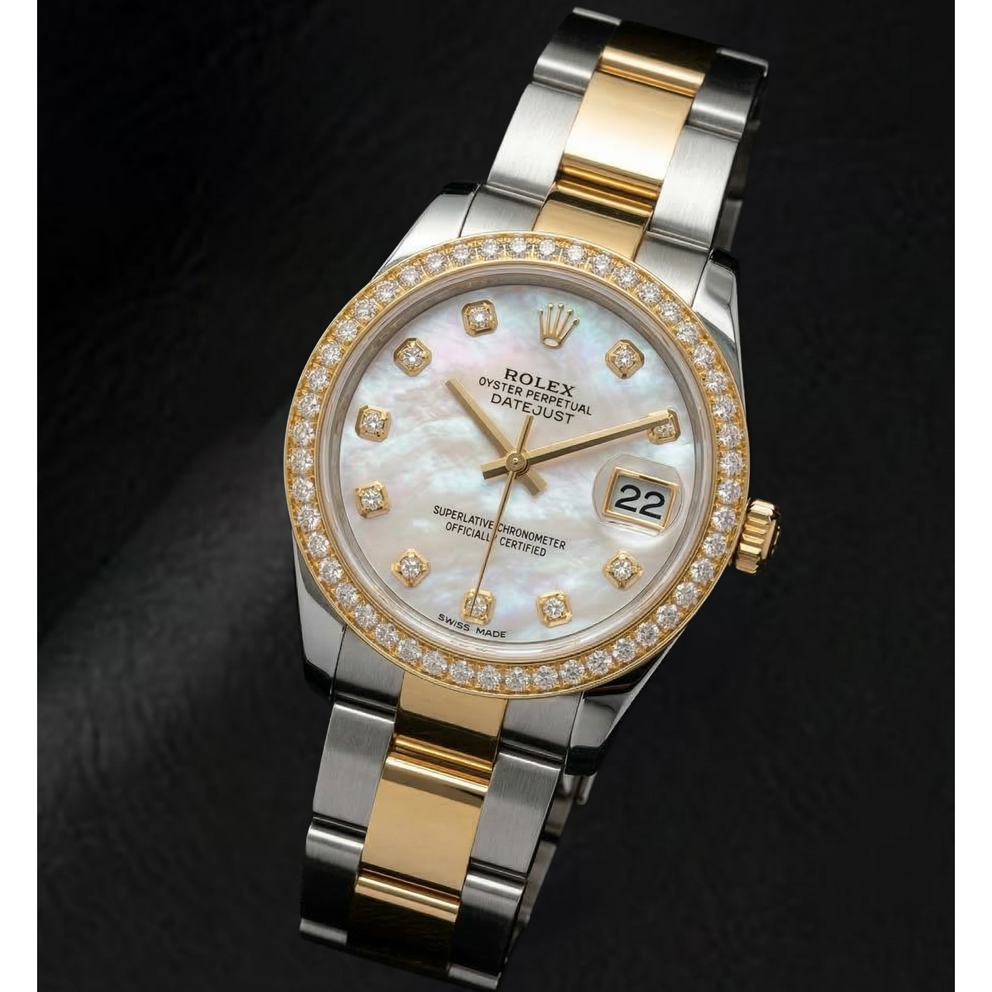 natural pearl 0.20ct watch side angle