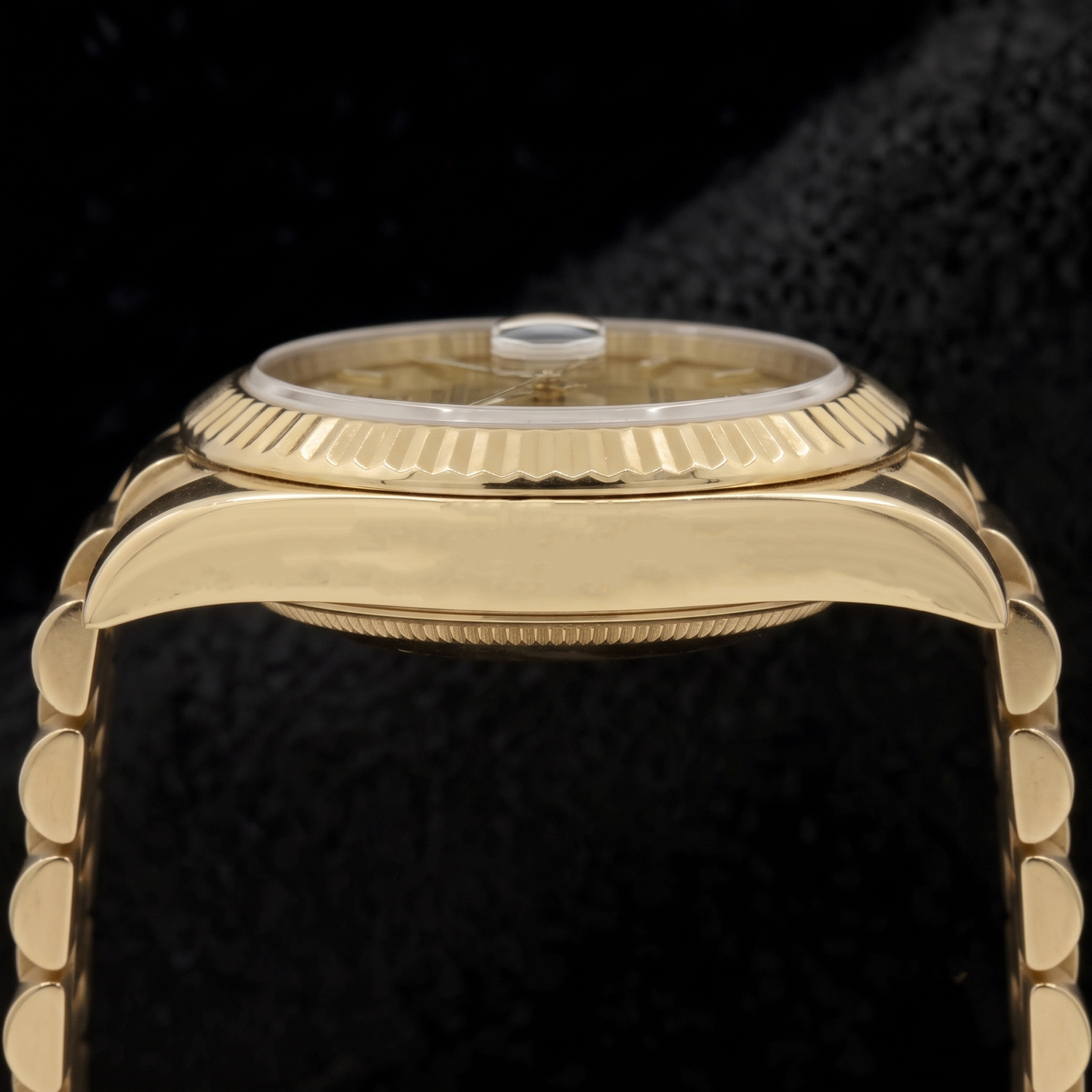 Rolex Day Date 2 Champagne Dial 41 Mm Gents Watch Yellow Gold