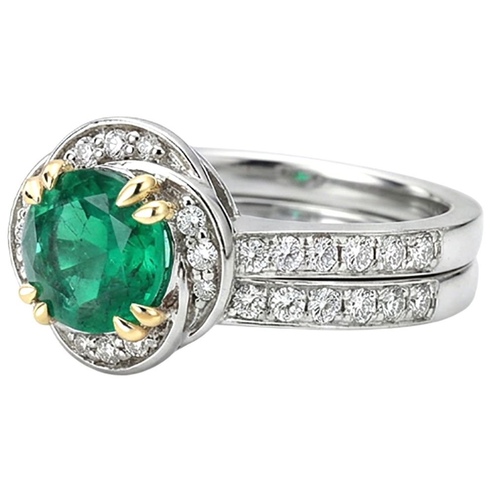 Fine Fine Emerald Gemstone Ring 2.50 ct – angle view